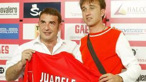 Juanele, presentado como jugador del Terrassa en 2005