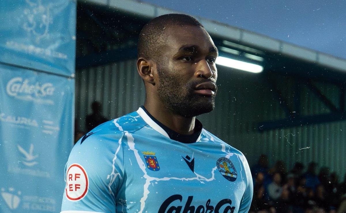 Domingo Mba, actual máximo goleador del Coria con ocho goles.