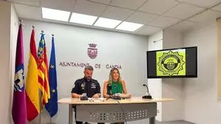 Gandia reparte 1.000 pulseras para evitar que niños y mayores se pierdan en la playa