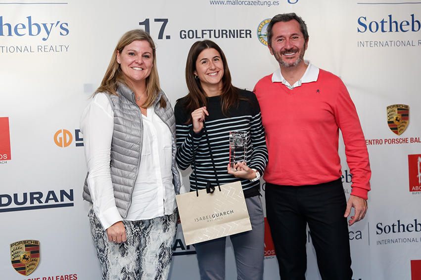 Könner und Glückspilze: Preisträger und Tombola-Gewinner des MZ-Golfturniers 2018.