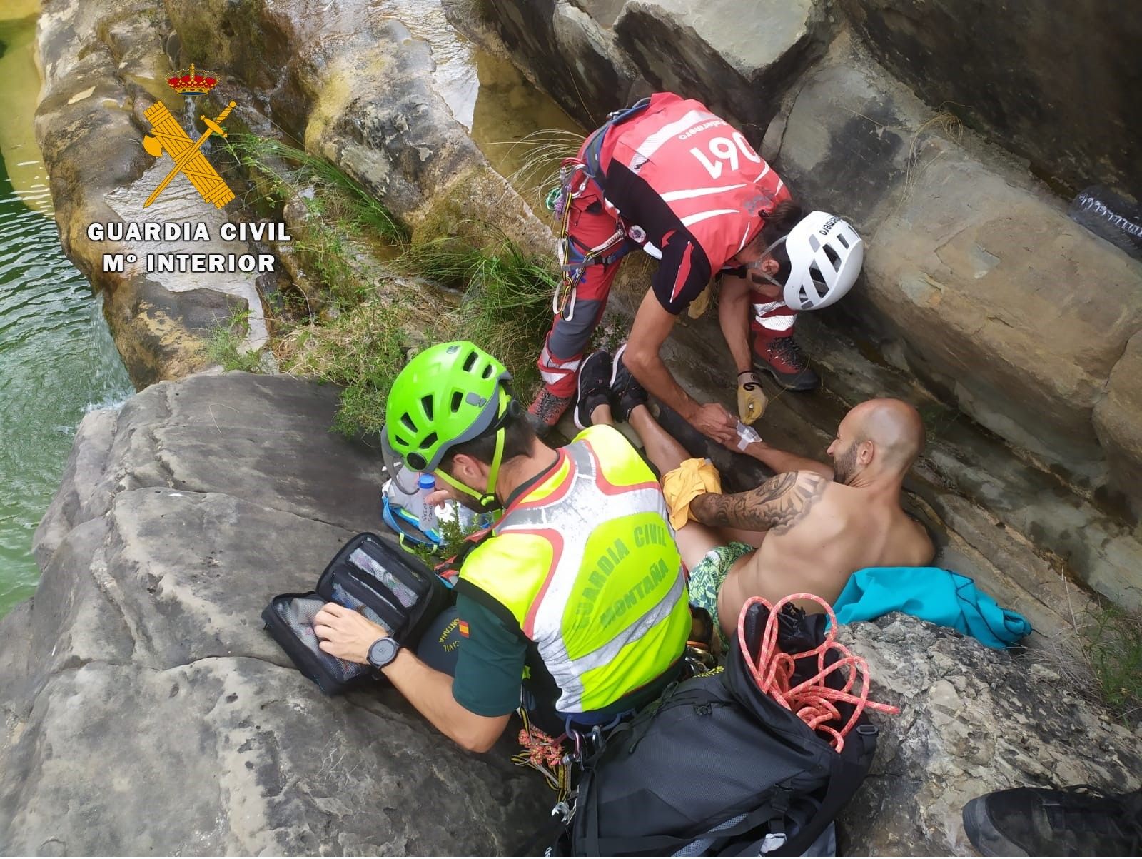 Auxilio a un barranquista en un desfiladero de Triste, en el Prepirineo.