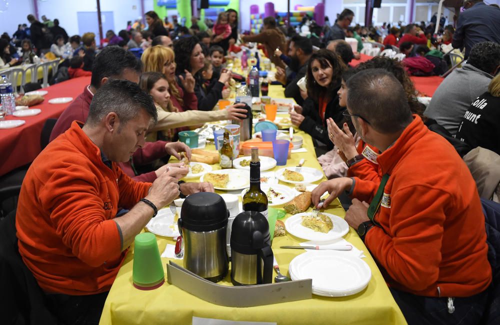 Sopar de colles multitudinario