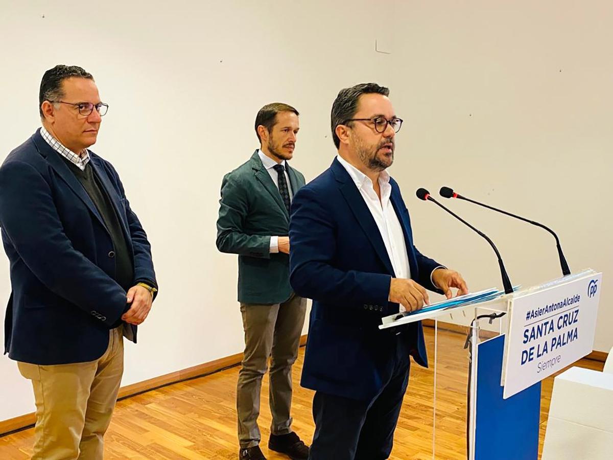 Aiser Antona  durante la presentación de su candidatura a la alcaldía de Santa Cruz de La Palma.