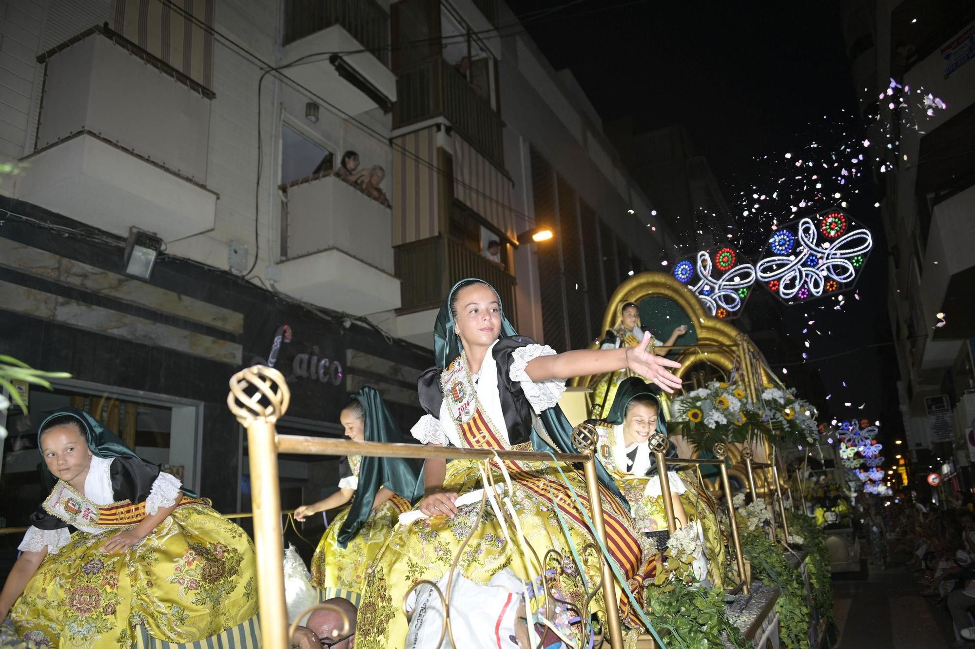 Derroche de musica y color en Santa Pola