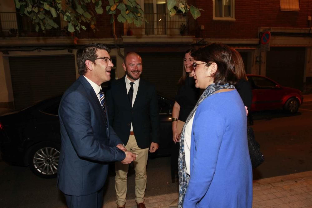 Gala 25 aniversario Levante-EMV Camp de Morvedre Natalia Antonino conversando con el presidente de la diputación