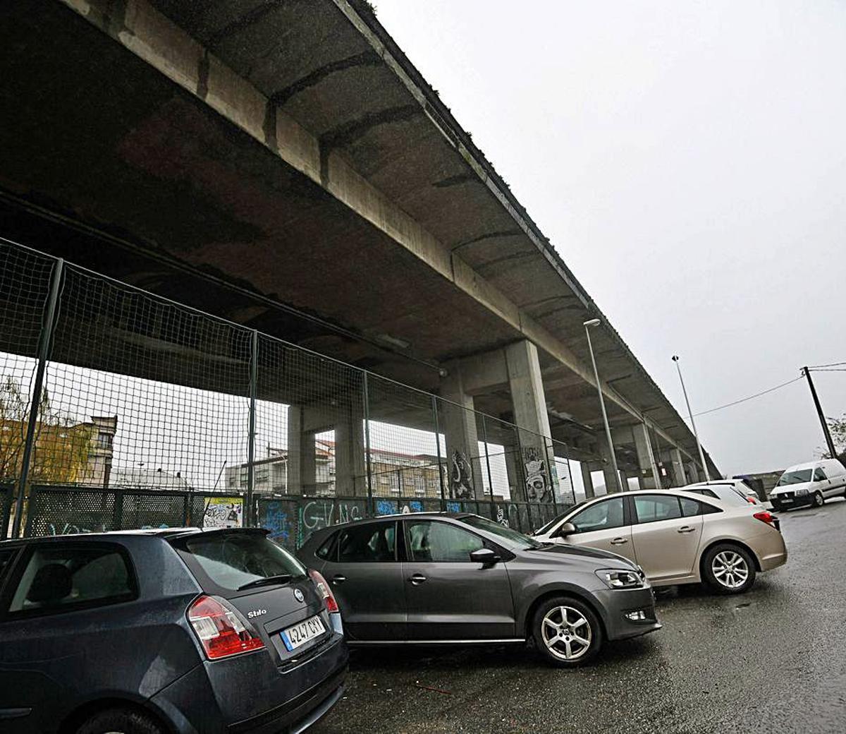 Enfado en Mollavao por el mal estado del viaducto de la AP-9: “Se cae a cachos”