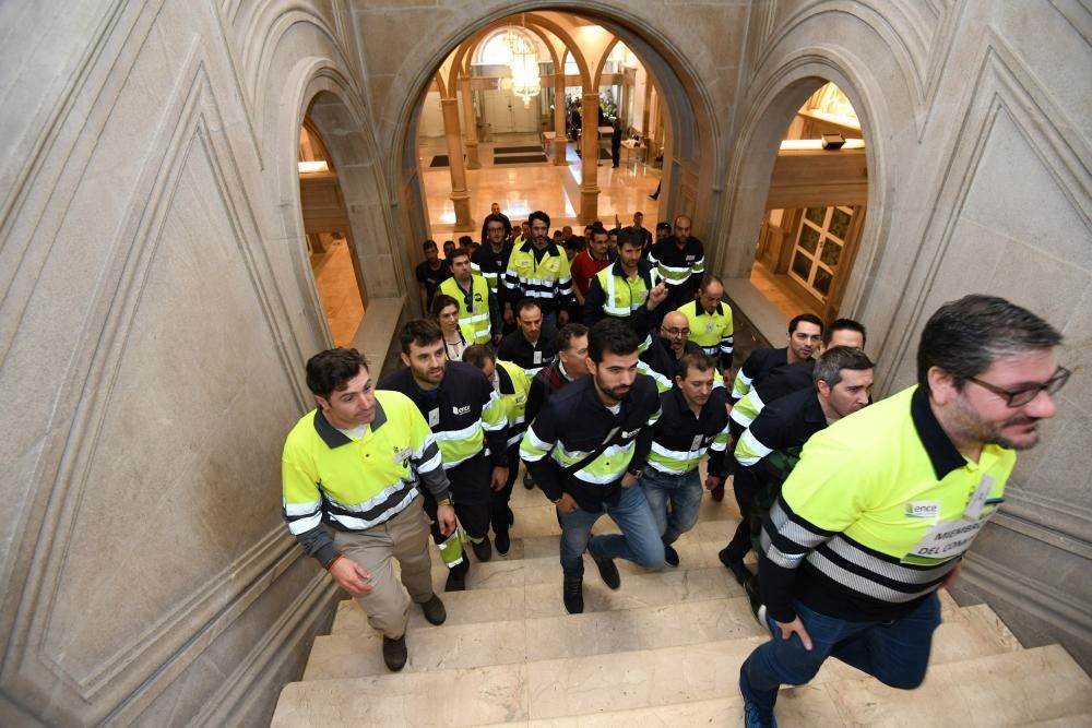 Prórroga de Ence | Los trabajadores de la pastera llevan sus protestas a la Diputación