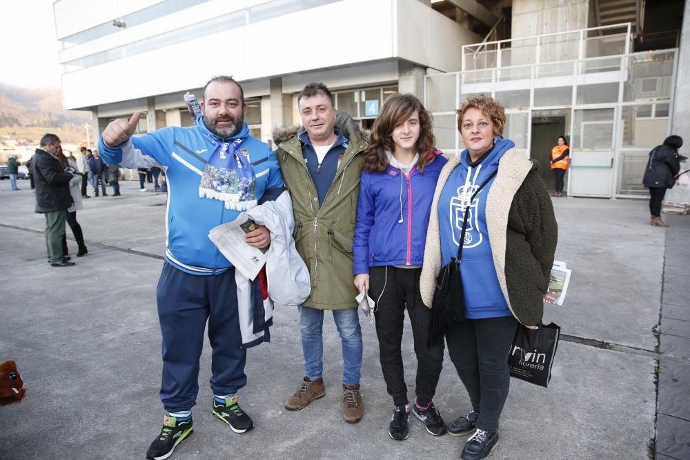 La afición acude a animar al Oviedo ante el Córdoba