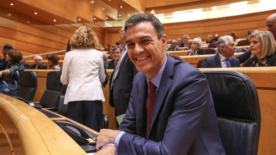 Pedro Sánchez, somriu, aquest dimarts al Senat.