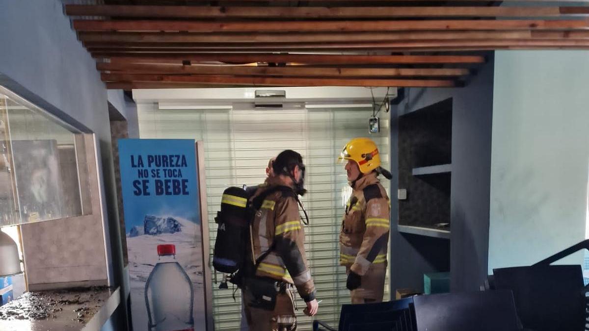 El local tras la intervención de los Bomberos.