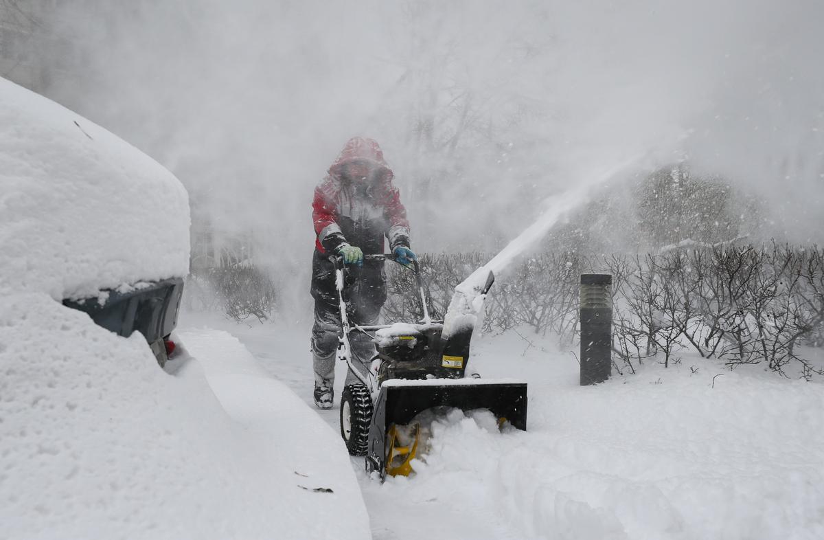 Moscú vive la mayor nevada en casi 150 años y Siberia se prepara para 50 grados bajo cero