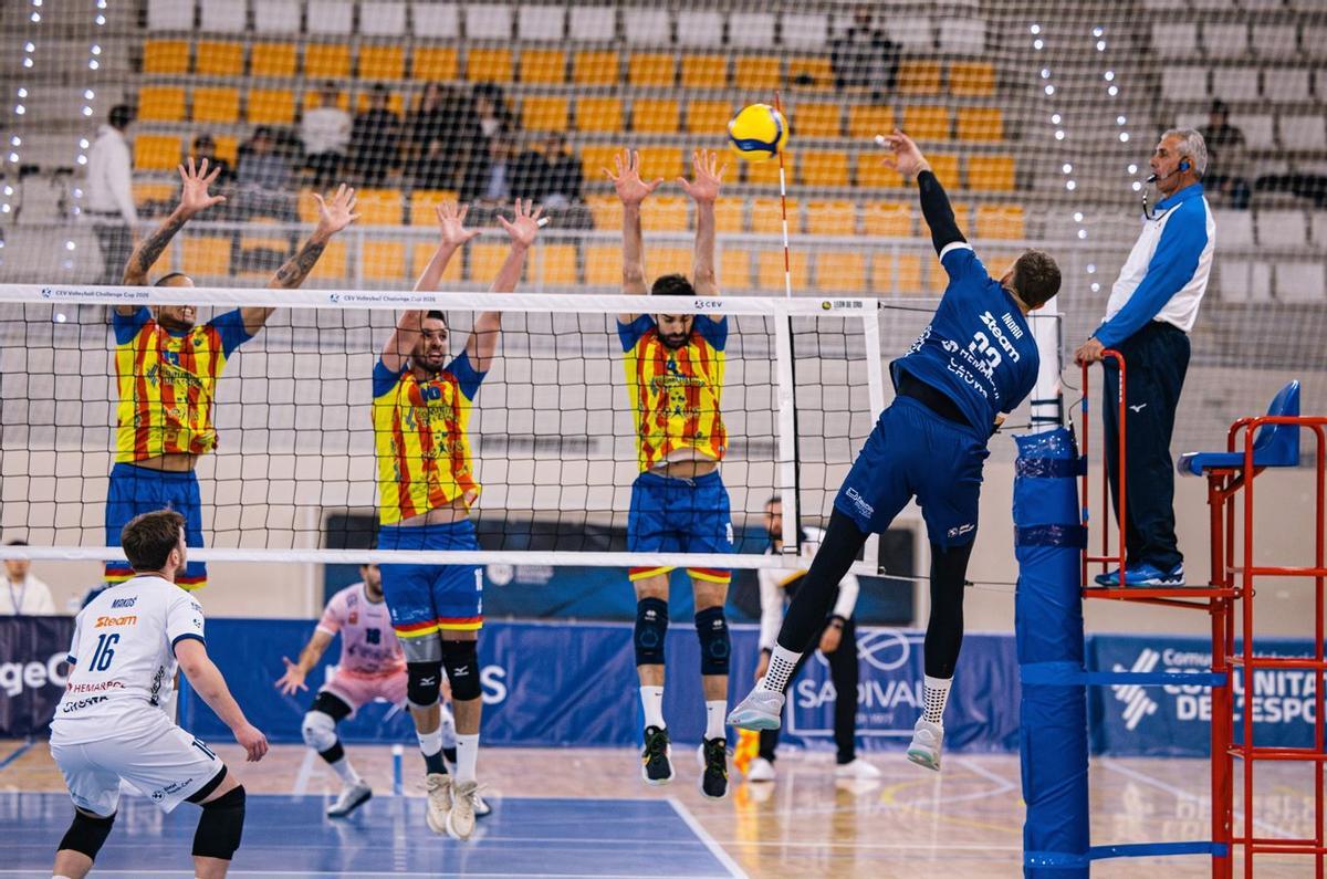 Pernambuco, Monfort y Joaquin preparan el bloqueo sobre Indra