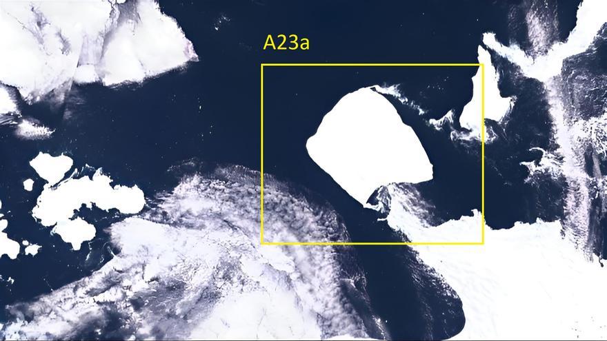 El mayor iceberg del mundo, más grande que Mallorca, navega ya hacia mar abierto