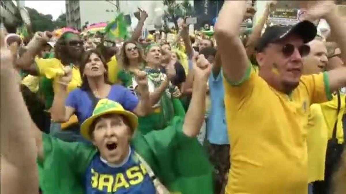 Manifestación De Brasileños Contra Rousseff 9571