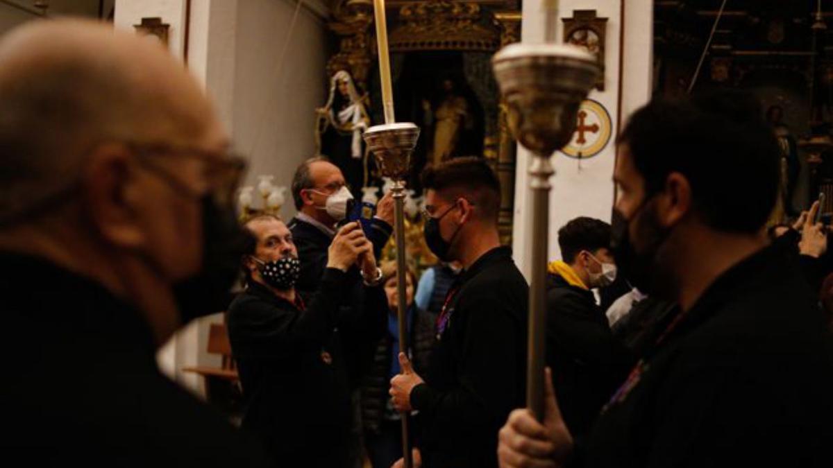 La lluvia impide la procesión del Cristo Yacente  