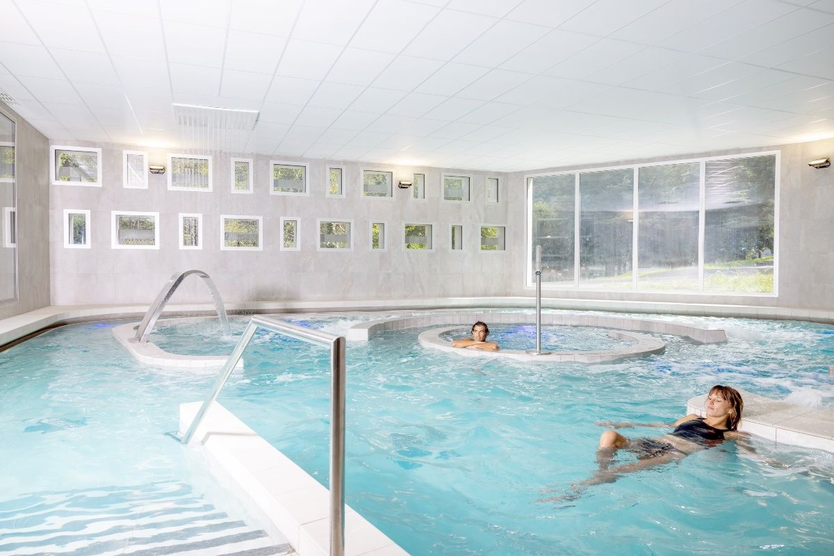 Instalaciones interiores de las termas de Luchón.