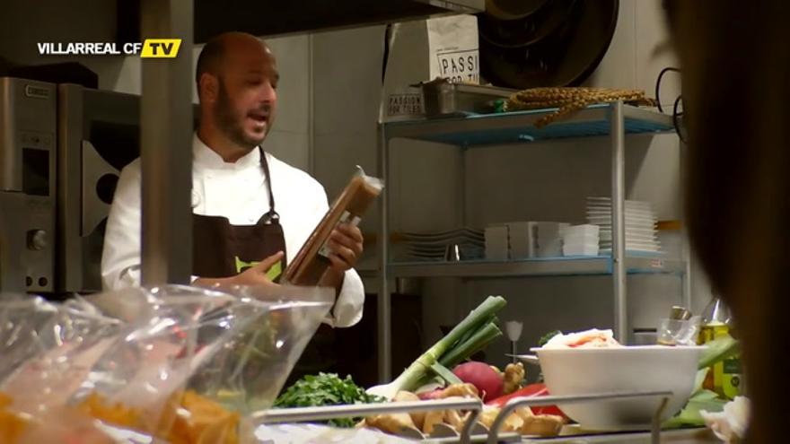 El Juvenil A aprende a cocinar con el Herbolario Navarro