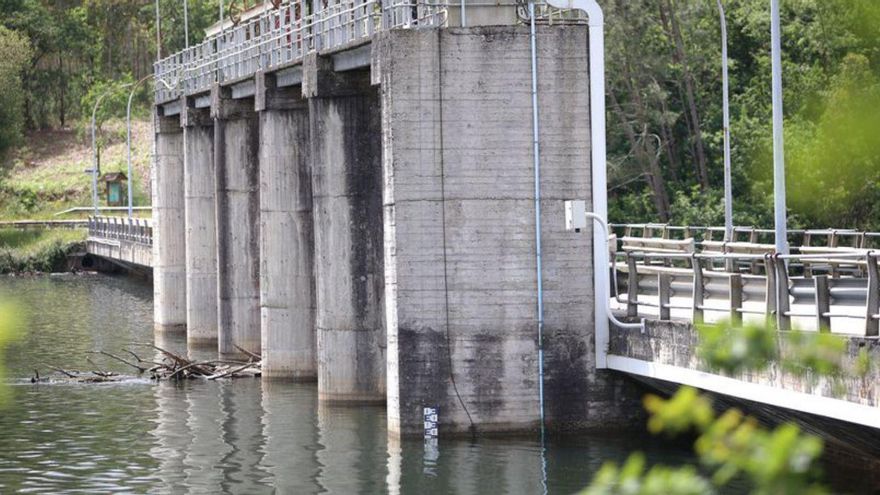 Cambre llama a crear un frente común ante la crítica situación del servicio de agua