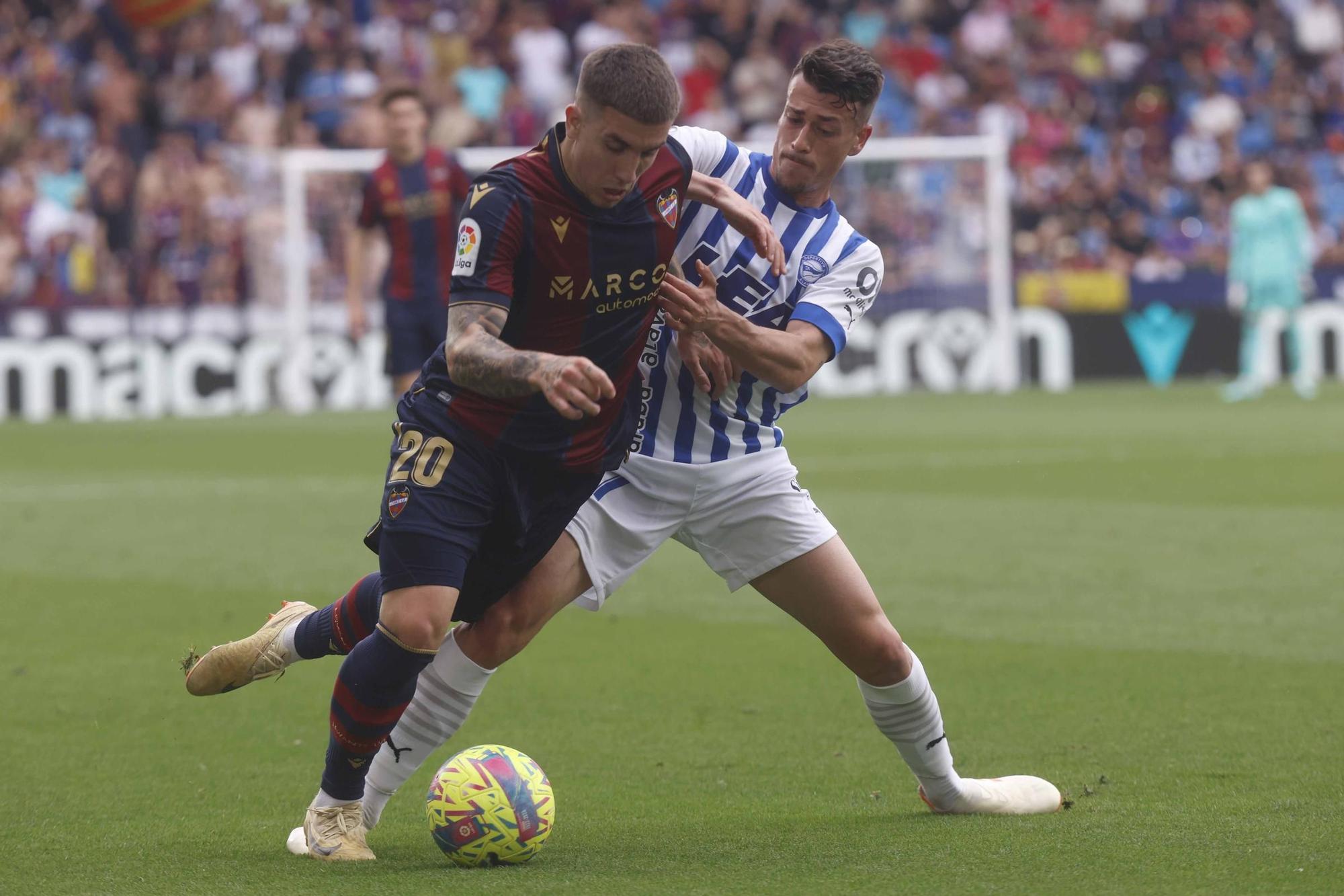 Las mejores imágenes del Levante UD - Deportivo Alavés