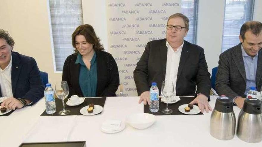 Eduardo Aldao; la jefa de cuentas corporativas de Microsoft, María José Ortoll, José Valiño y Pablo Junco.