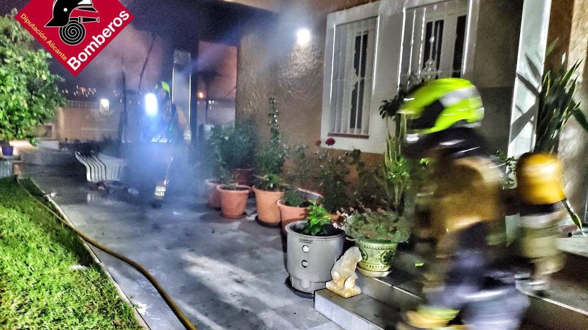 El lugar del incendio en Benidorm.