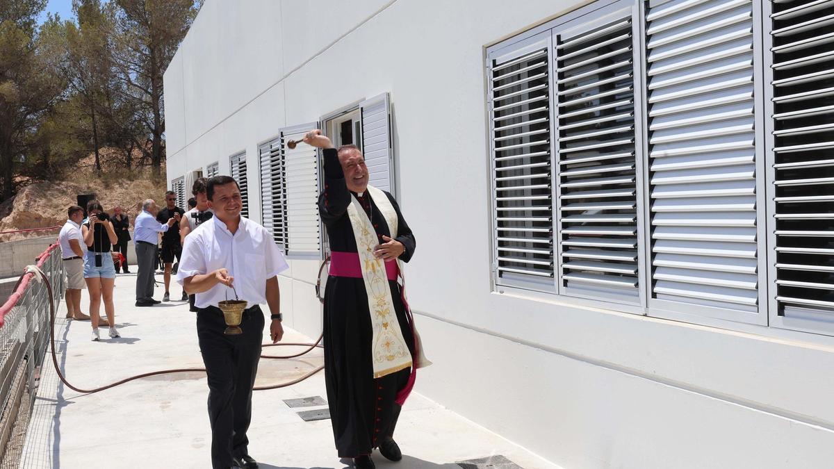 Todas las imágenes de la inauguración de la nueva nave de Cáritas Ibiza.