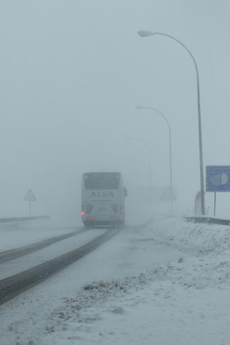 Temporal en la autopista del Huerna