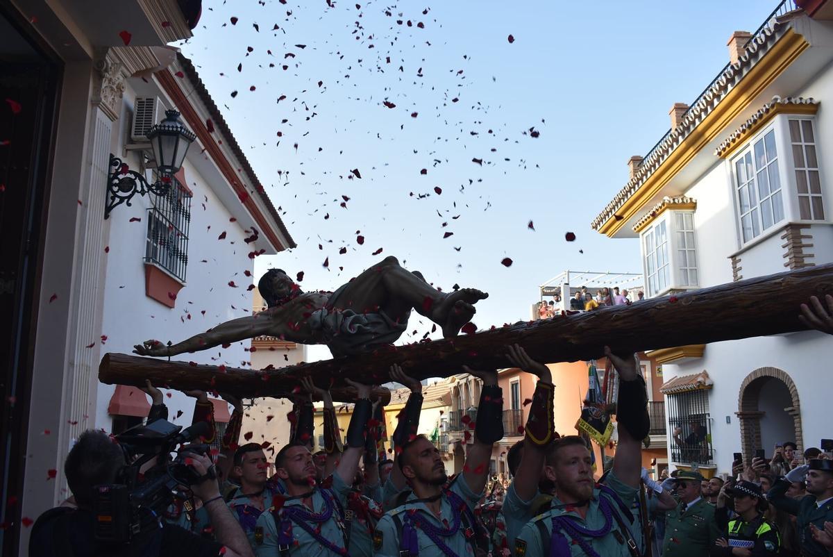 La Legión, portando el Cristo de la Vera Cruz el Viernes Santo.. SEMANA SANTA ALHAURÍN DE LA TORRE