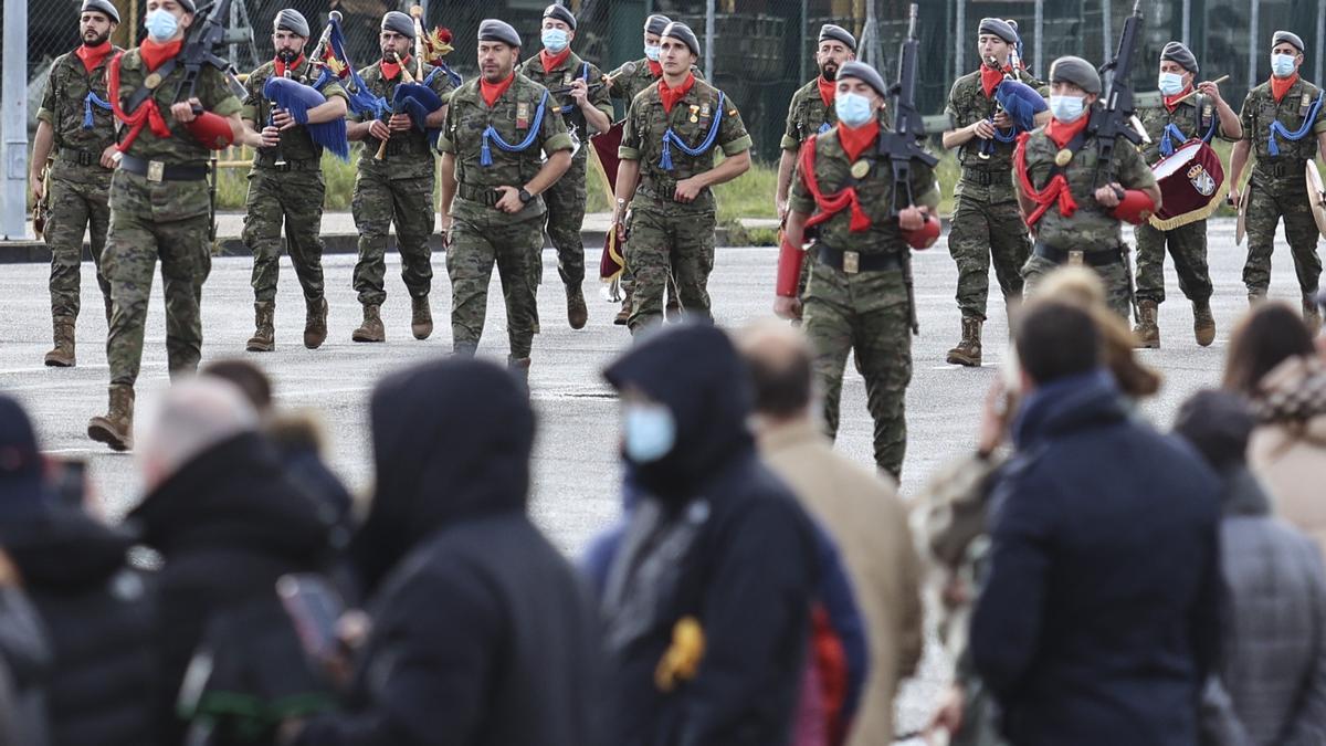 Adrián Barbón  en los actos conmemorativos de la festividad de la Inmaculada Concepción, patrona del Arma de Infantería, en Cabo Noval