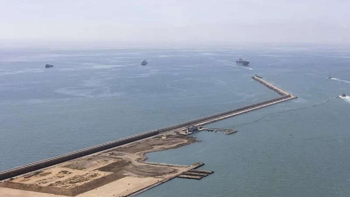Muelle Adossat en obras en el puerto de Barcelona, en una imagen de archivo.