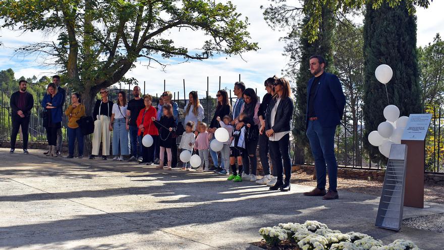 Súria inaugura al cementiri el nou espai de dol en record dels nadons morts
