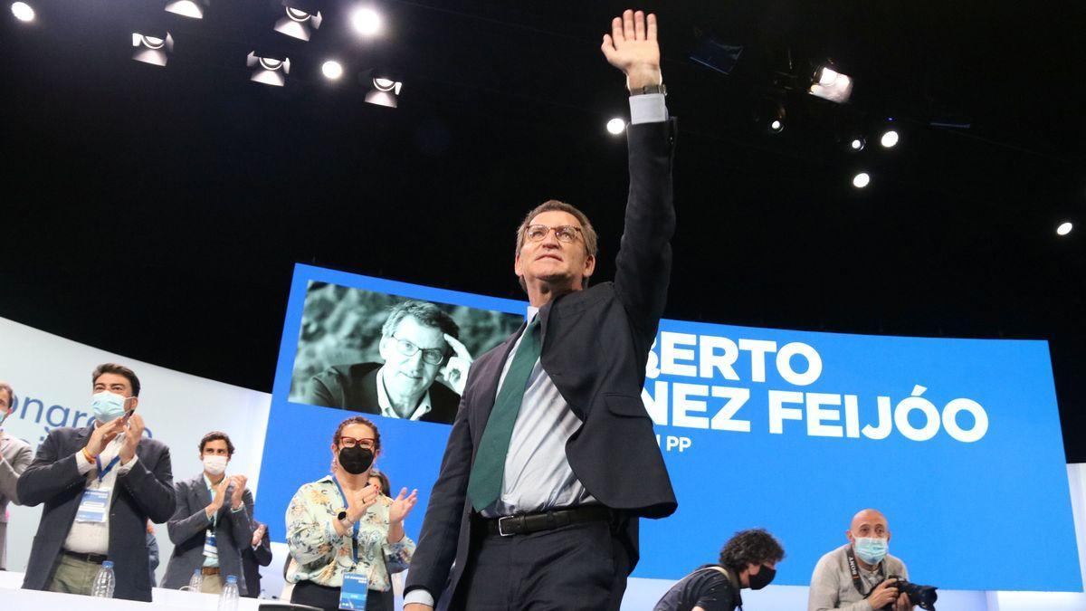 Feijóo es elegido presidente del PP con el 98,35 % de los votos.