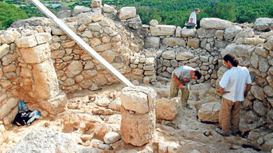 Imagen de la torre central del yacimiento del Puig de Sa Morisca, en Santa Ponça.