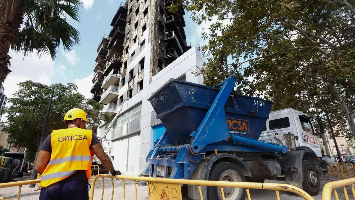 Comienzan los trabajos previos para el desescombro del edificio de Campanar