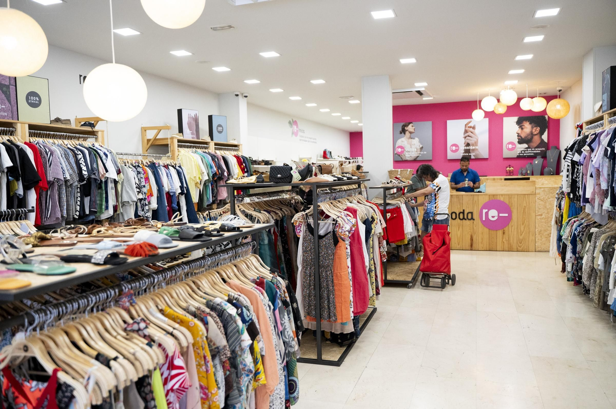 Fotogalería | Ropa de segunda mano, remedio ecológico ante la moda 'fast fashion'