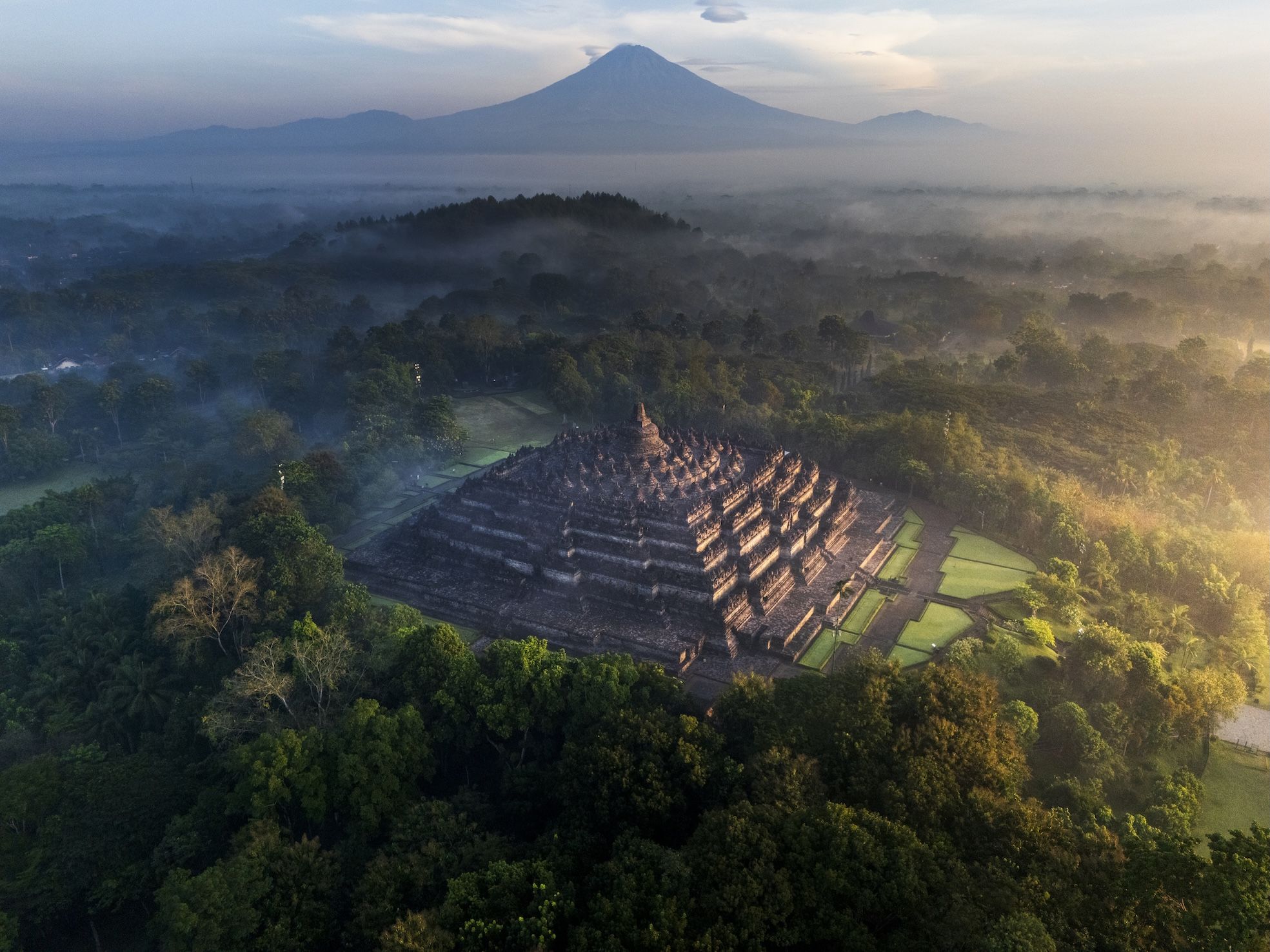 El templo budista más grande del mundo se encuentra en esta isla paradisíaca que casi todo el mundo se salta: permaneció 500 años escondido