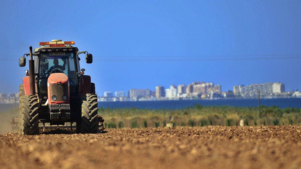 Alberto del Villar: &quot;La actividad agraria es un polo de atracción para las inversiones&quot;