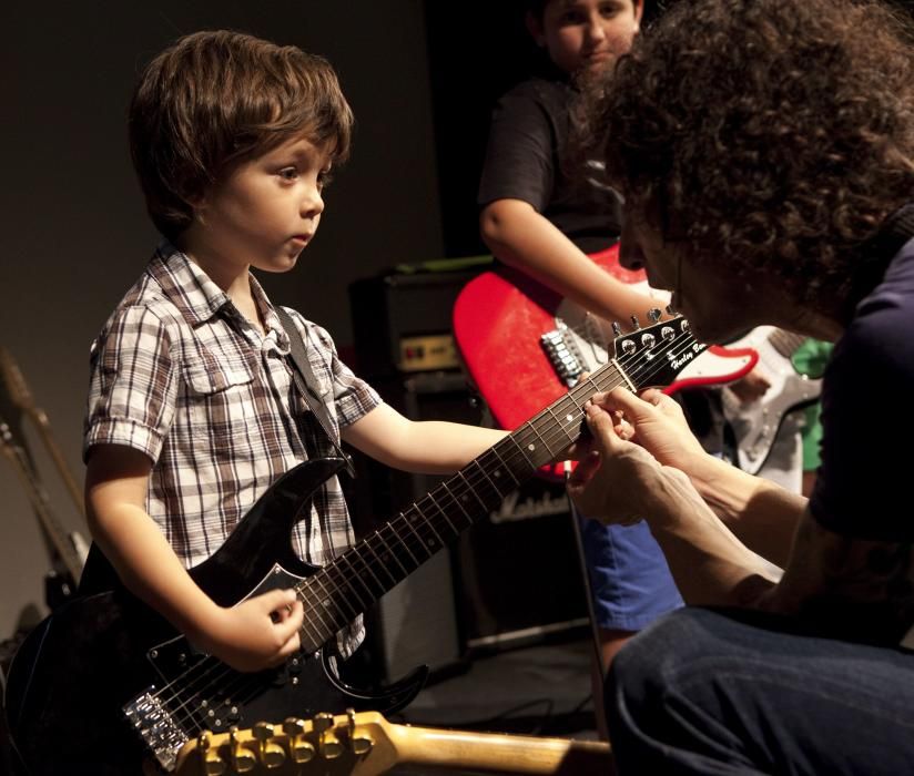 Clase magistral infantil organizada por el Derrame Rock