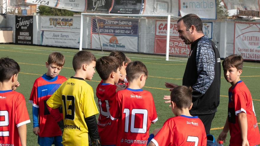 Primer día del Fibwi Illes Balears con mucho ambiente en Sant Antoni