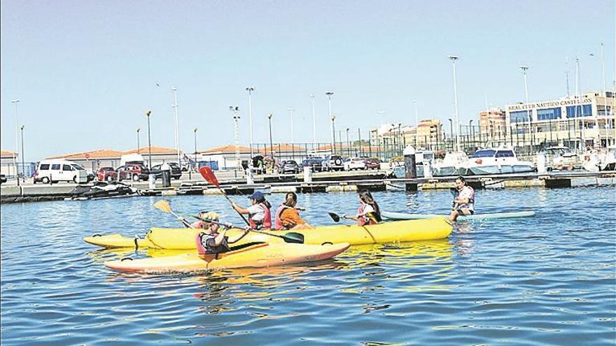 El Ayuntamiento de Castelló amplía cursos gratuitos de &#039;bautismos de mar&#039;