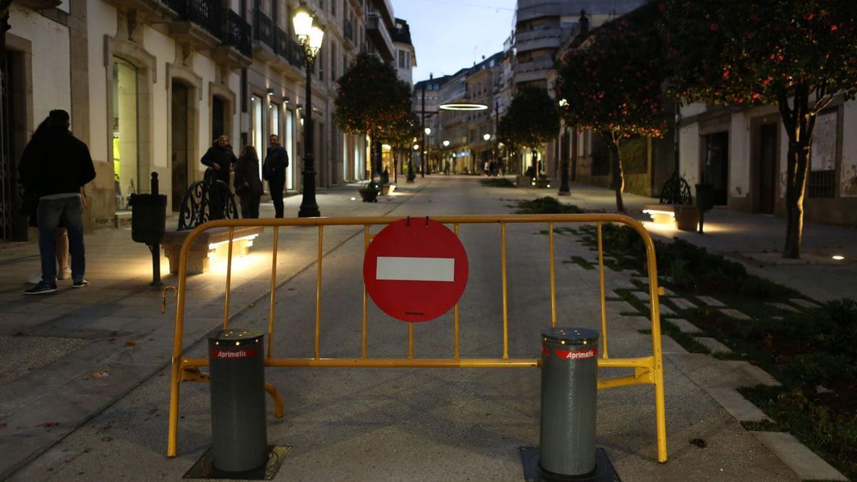 Principal y Loriga se cerraron al tráfico desde el sábado por la tarde hasta este lunes. |   // BERNABÉ/ANA AGRA