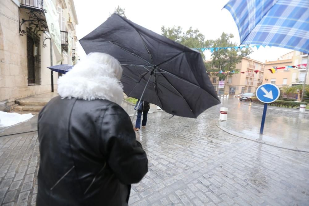 Las lluvias han dejado más de 35 litros por metro cuadrado en algunos puntos de la comarca. Las temperaturas han caído en picado.