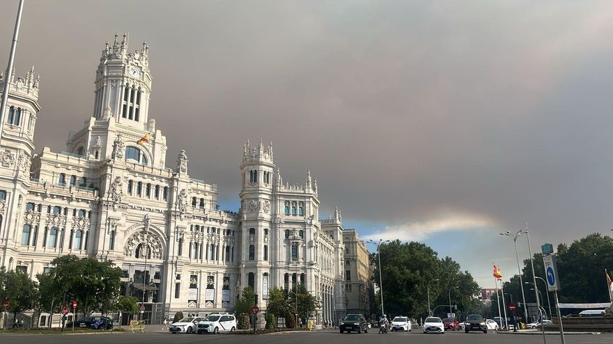 Sánchez ofrece &quot;todos los recursos del Gobierno&quot; a Ayuso y Page para combatir el incendio de Toledo