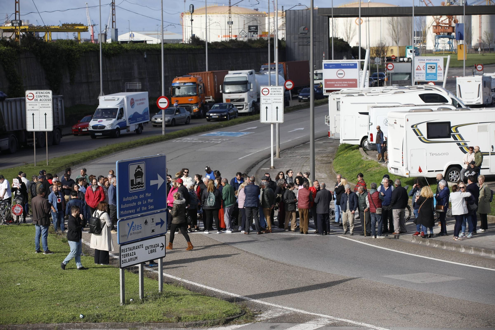 Gijón inicia las movilizaciones tras el enésimo fiasco con el vial de Jove