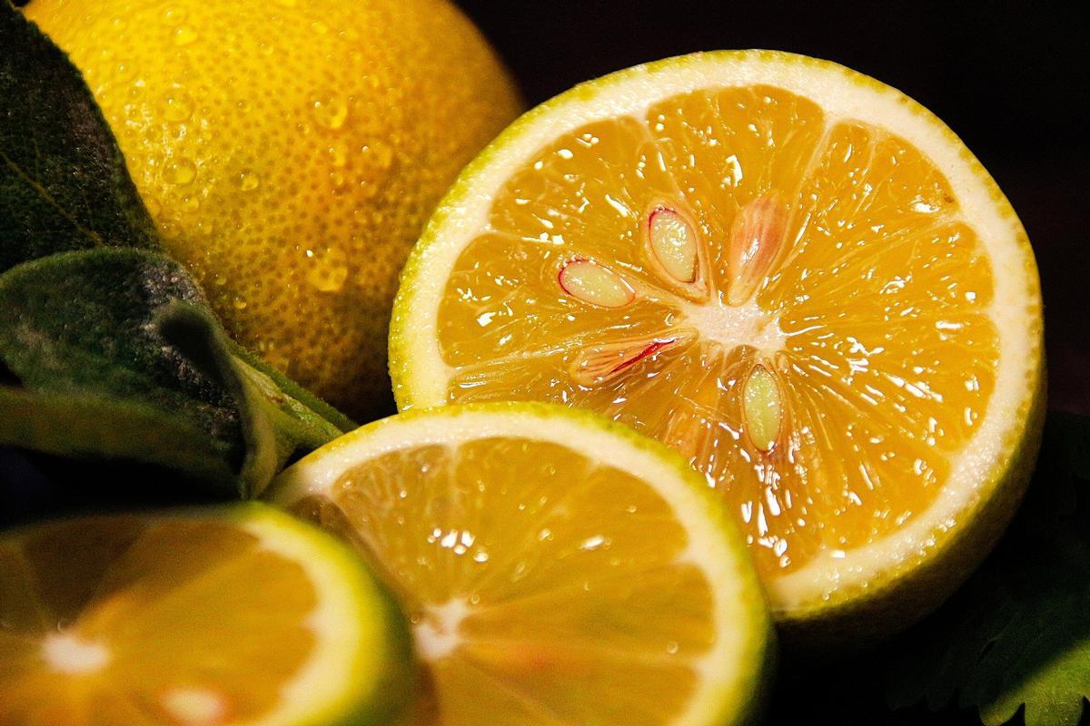 El limón es fuente de múltiples propiedades.