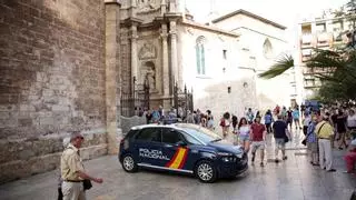 Un toxicómano intenta degollar a una turista de 23 años en el centro de València