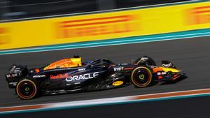 Max Verstappen , en acción en la carrera sprint de Miami
