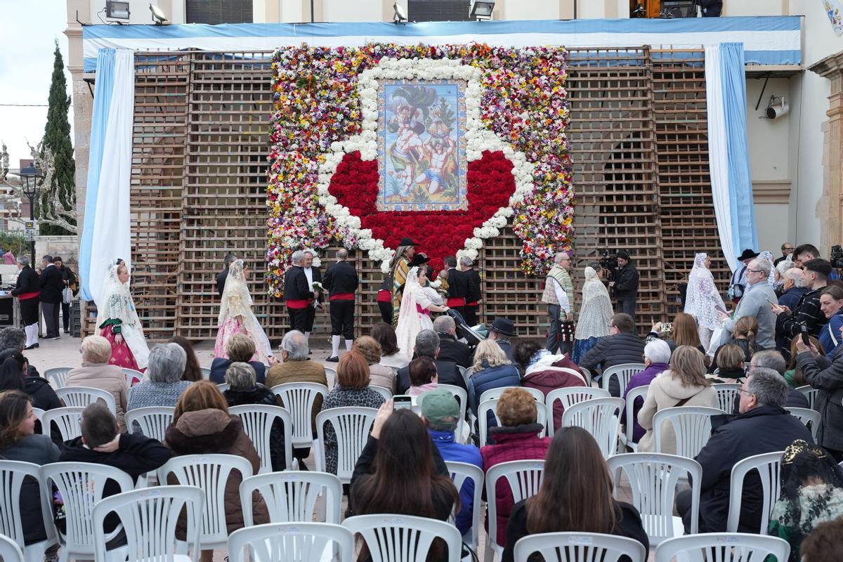 Ofrenda a la Mare de Déu del Lledó