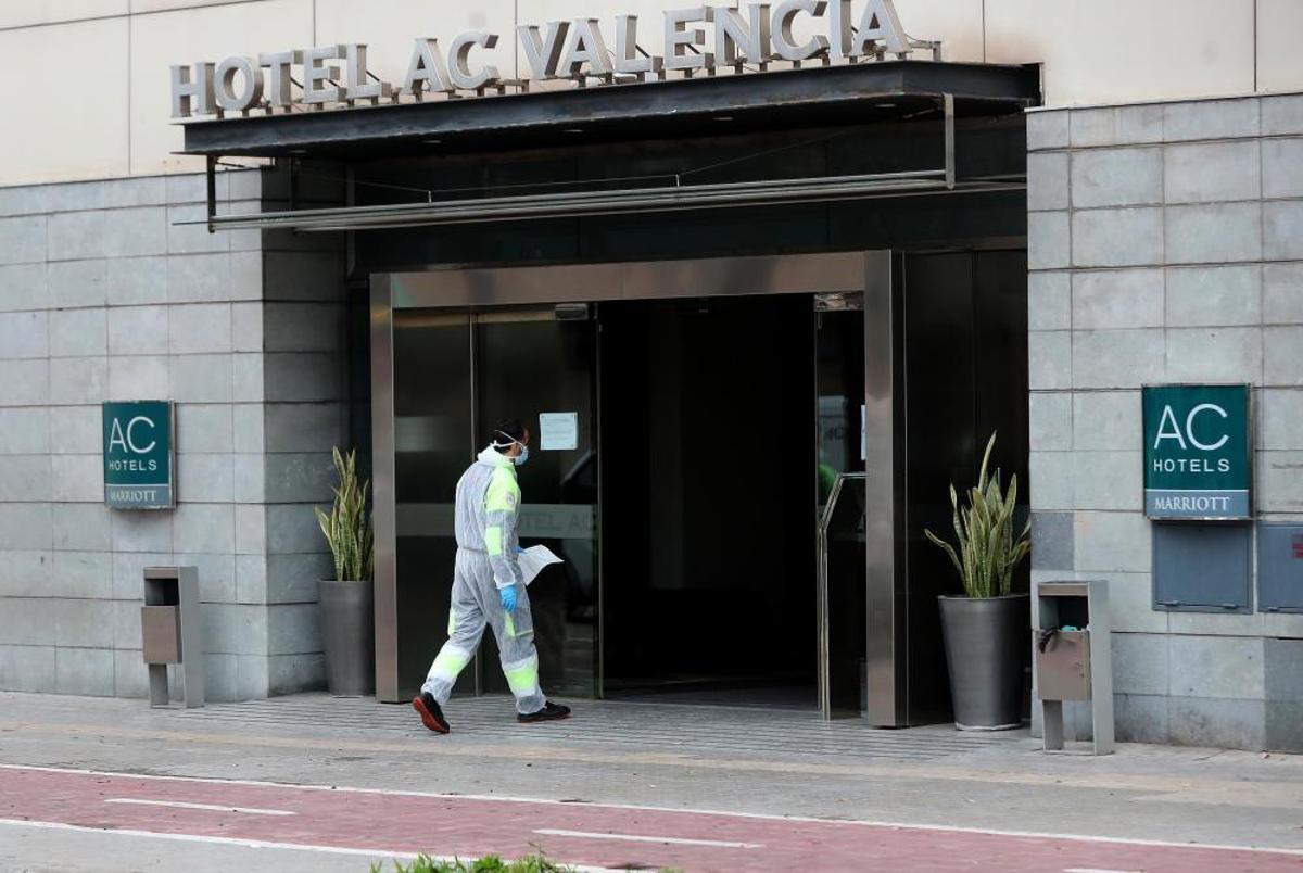 Los pacientes leves de la COVID-19 pasan su cuarentena en hoteles