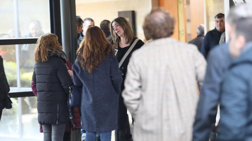 Asturias llora a Quini: colas en Gijón para asistir a la capilla ardiente